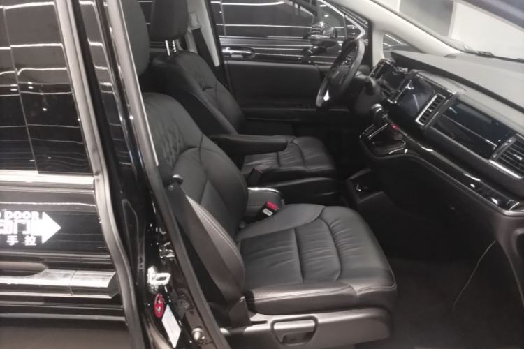 Used Honda Elysion 2019 2.0L Hybrid Luxury Edition Right Front Seat