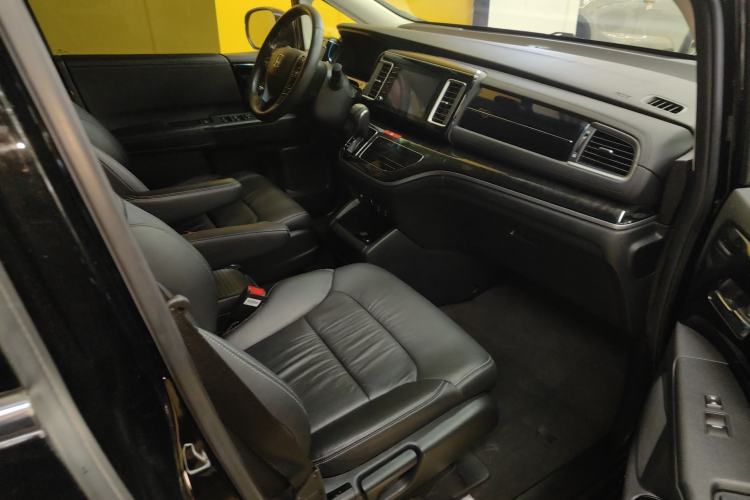 Used Honda Elysion 2019 2.0L Hybrid Luxury Edition Right Front Seat
