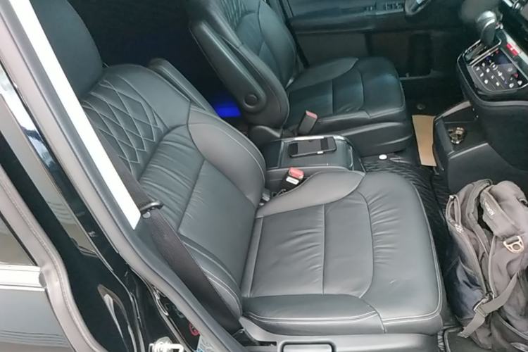 Used Honda Elysion 2019 2.0L Hybrid Comfort Edition Right Front Seat