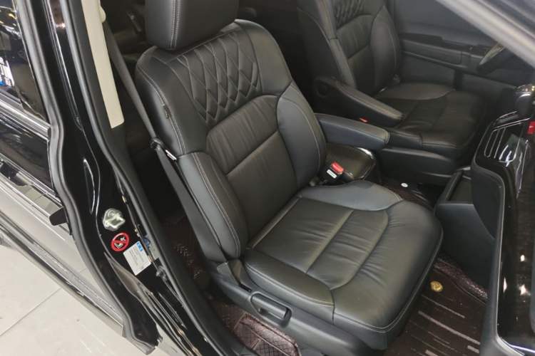 Used Honda Elysion 2019 2.0L Hybrid Luxury Edition Right Front Seat
