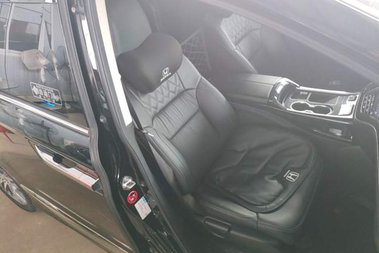 Used Honda Elysion 2019 2.0L Hybrid Luxury Edition Right Front Seat