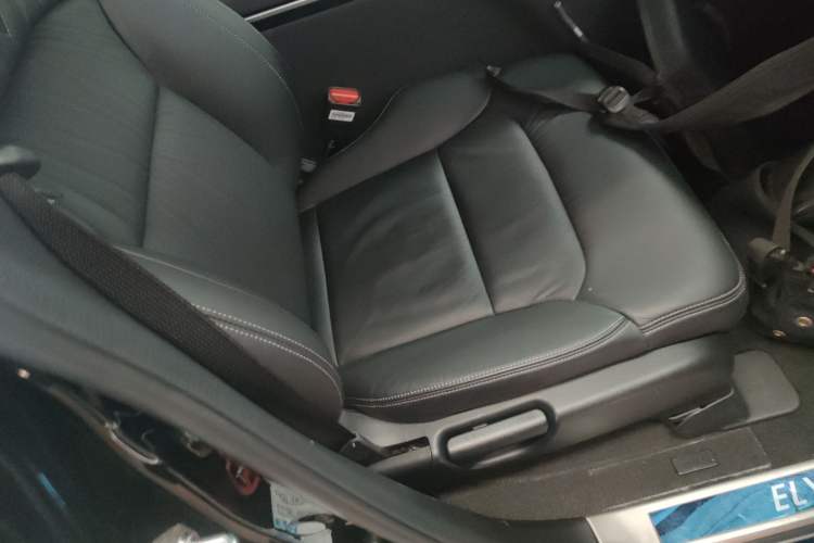 Used Honda Elysion 2019 2.0L Hybrid Luxury Edition Right Front Seat