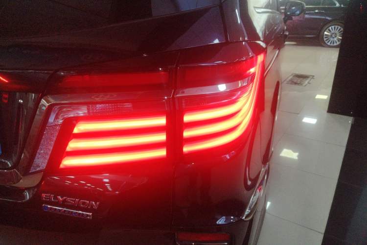 Used Honda Elysion 2019 2.0L Hybrid Luxury Edition Right Rear Taillight