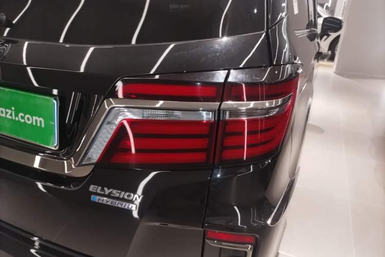 Used Honda Elysion 2019 2.0L Hybrid Luxury Edition Right Rear Taillight