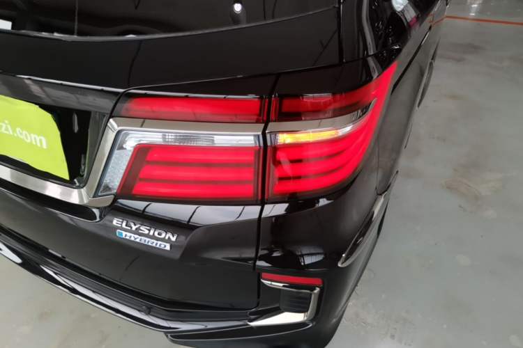 Used Honda Elysion 2019 2.0L Hybrid Luxury Edition Right Rear Taillight