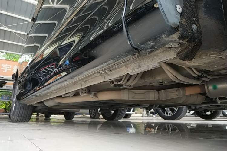 Used Honda Elysion 2019 2.0L Hybrid Luxury Edition Right Side Sill