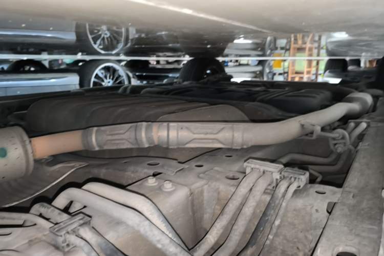 Used Honda Elysion 2019 2.0L Hybrid Luxury Edition Right Side Sill
