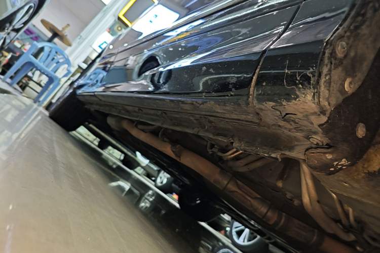 Used Honda Elysion 2019 2.0L Hybrid Supreme Edition Right Side Sill