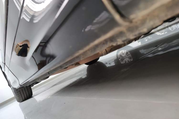 Used Honda Elysion 2019 2.0L Hybrid Luxury Edition Right Side Sill