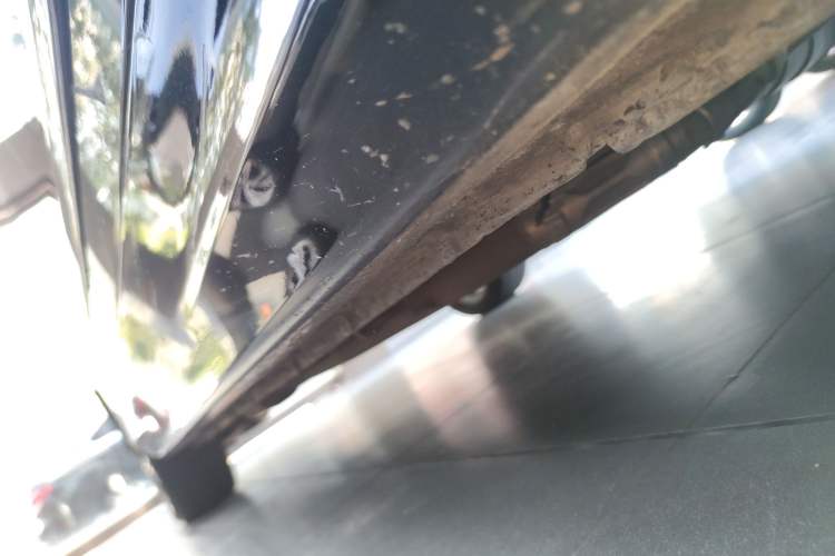 Used Honda Elysion 2019 2.0L Hybrid Luxury Edition Right Side Sill