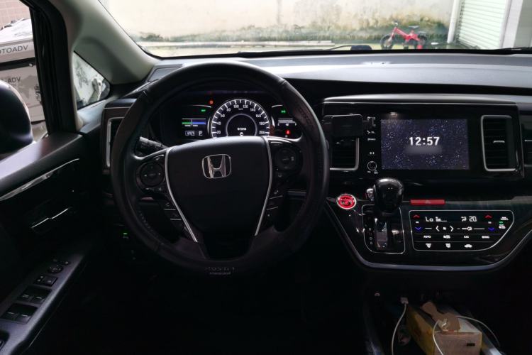 Used Honda Elysion 2019 2.0L Hybrid Luxury Edition Steering Wheel