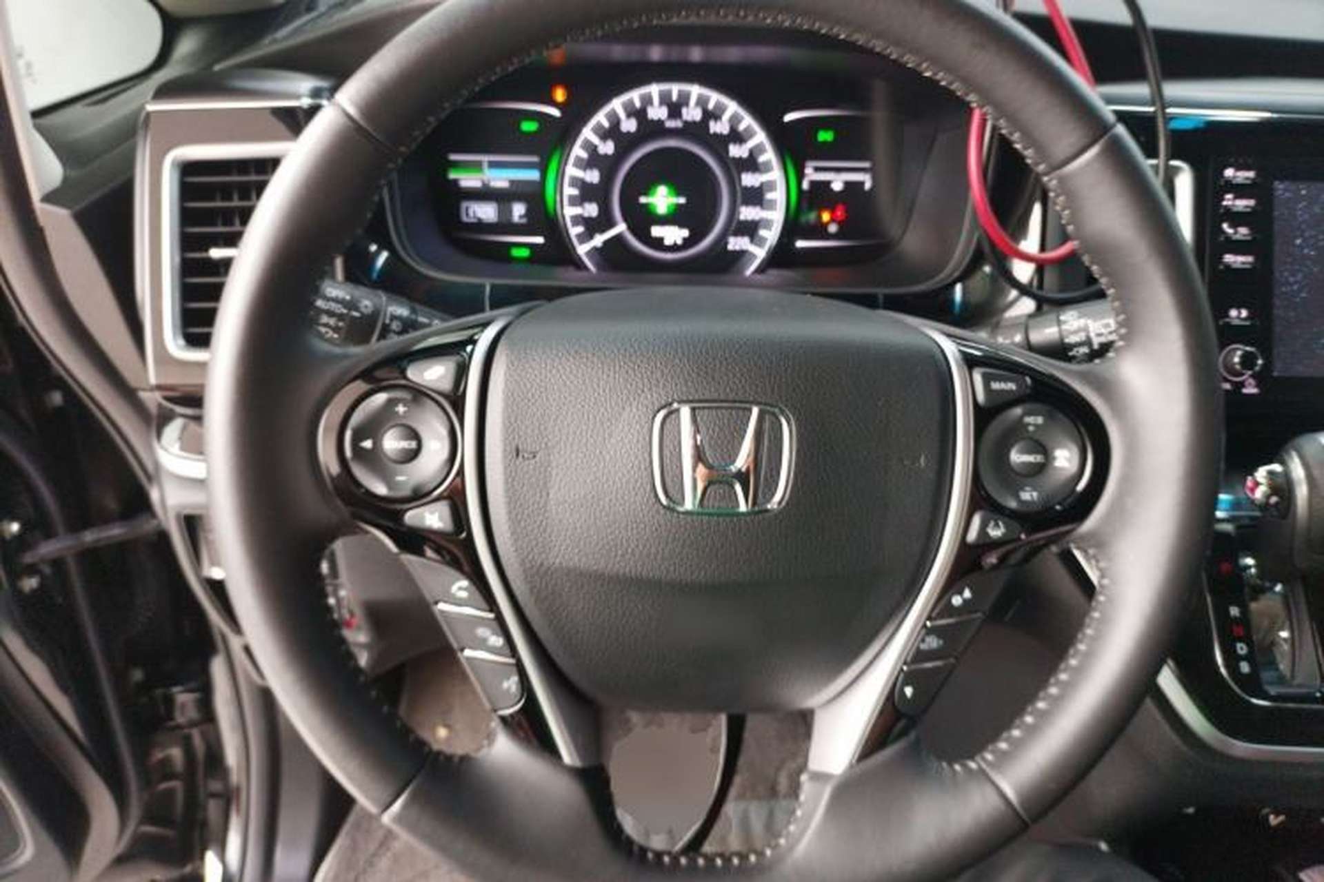 Used Honda Elysion 2019 2.0L Hybrid Luxury Edition Steering Wheel