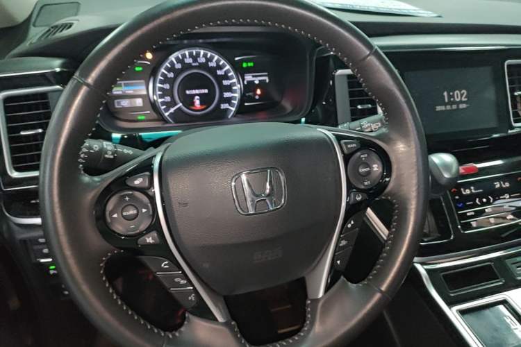 Used Honda Elysion 2019 2.0L Hybrid Luxury Edition Steering Wheel