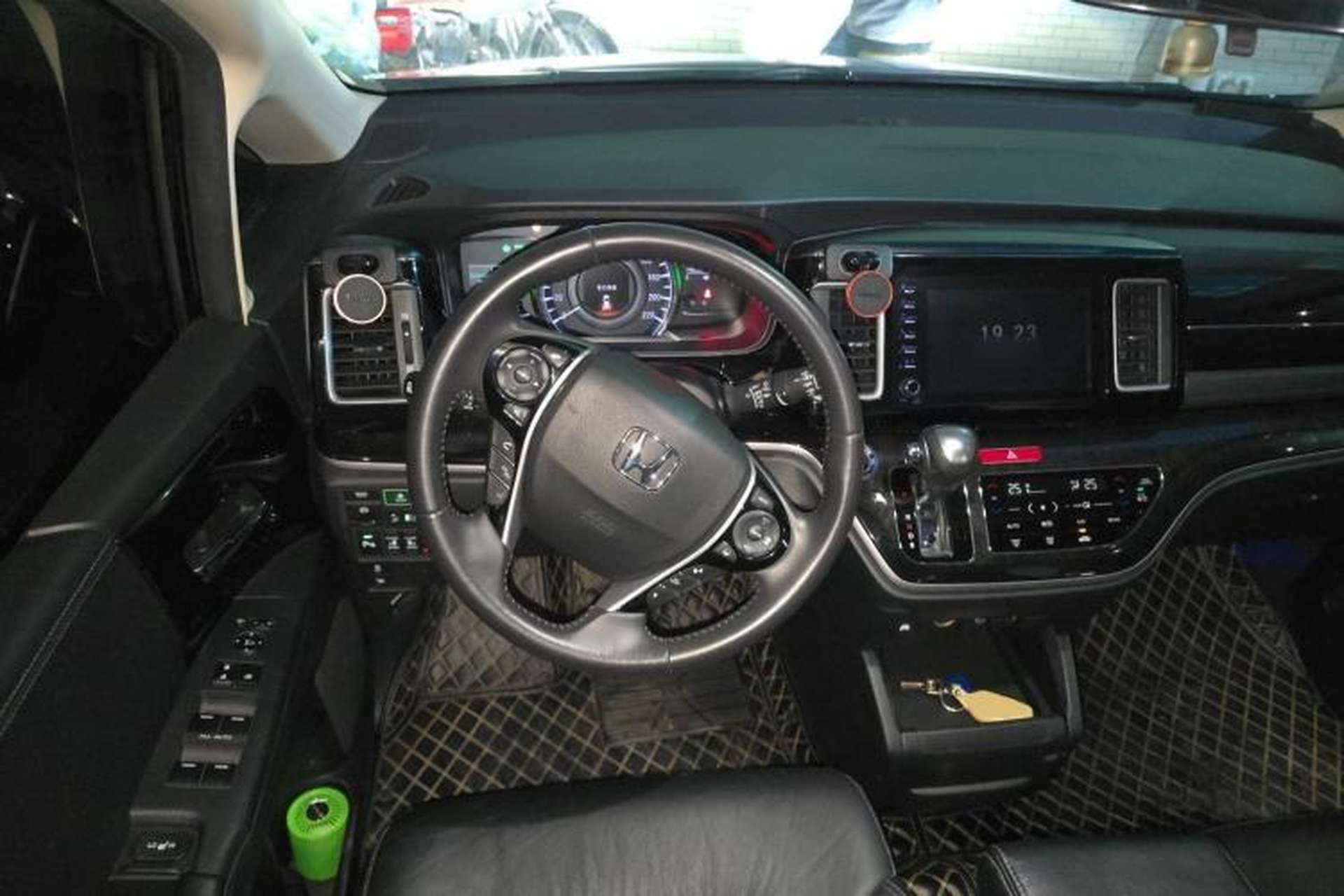 Used Honda Elysion 2019 2.0L Hybrid Supreme Edition Steering Wheel