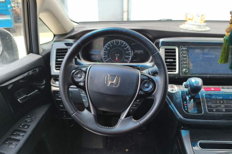 Used Honda Elysion 2019 2.0L Hybrid Supreme Edition Steering Wheel