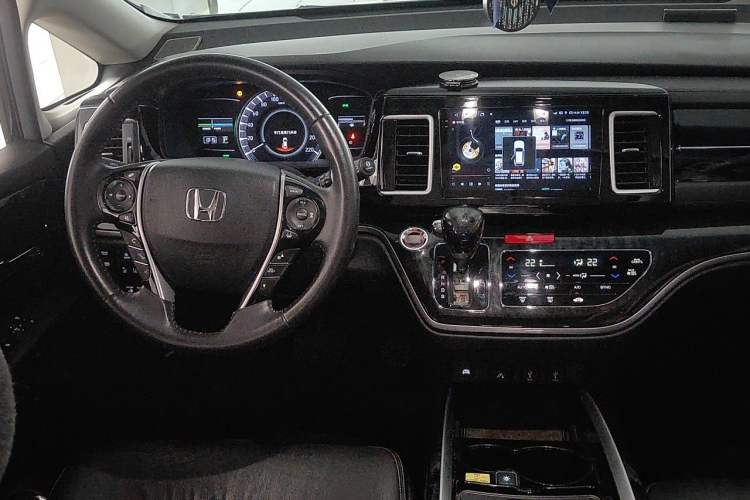 Used Honda Elysion 2019 2.0L Hybrid Supreme Edition Steering Wheel
