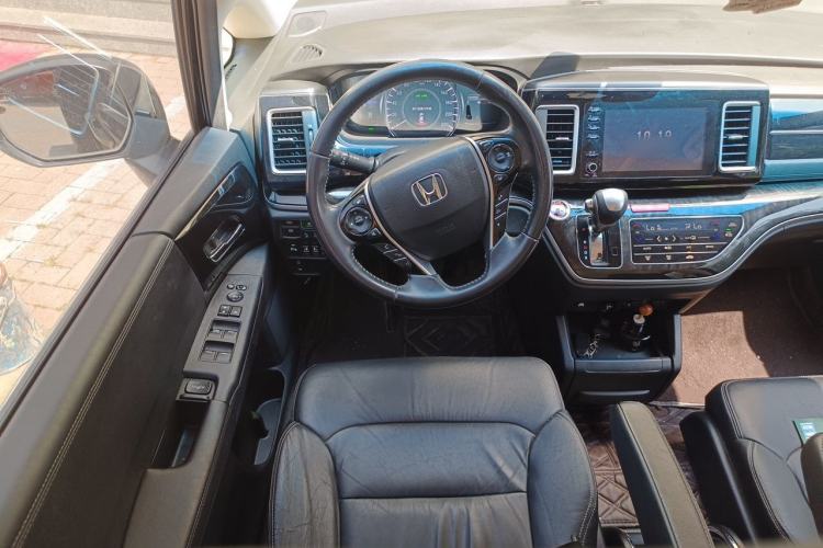 Used Honda Elysion 2019 2.0L Hybrid Luxury Edition Steering Wheel