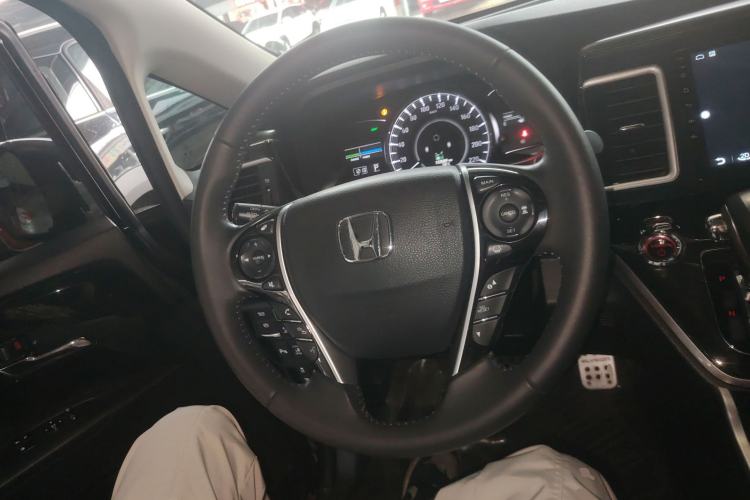 Used Honda Elysion 2019 2.0L Hybrid Luxury Edition Steering Wheel