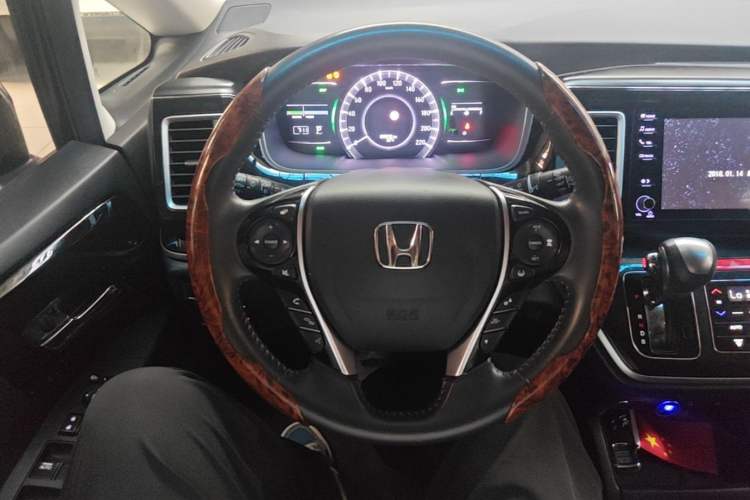 Used Honda Elysion 2019 2.0L Hybrid Luxury Edition Steering Wheel