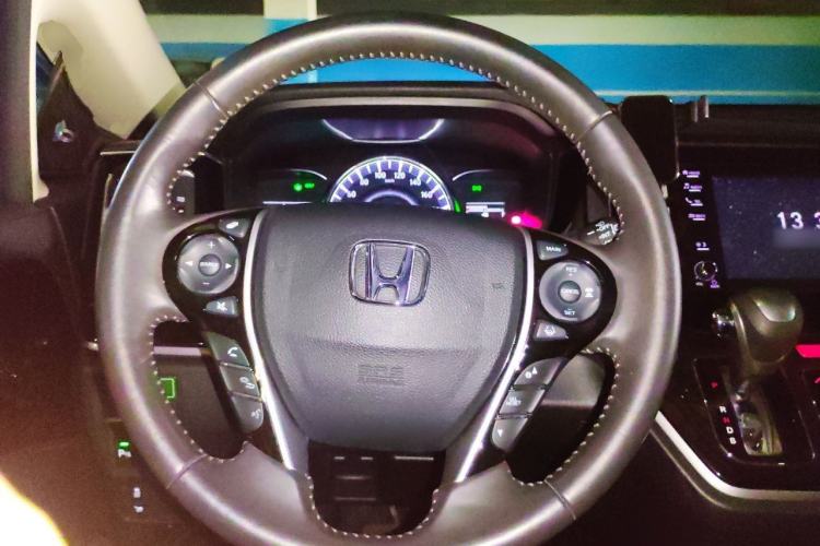 Used Honda Elysion 2019 2.0L Hybrid Luxury Edition Steering Wheel