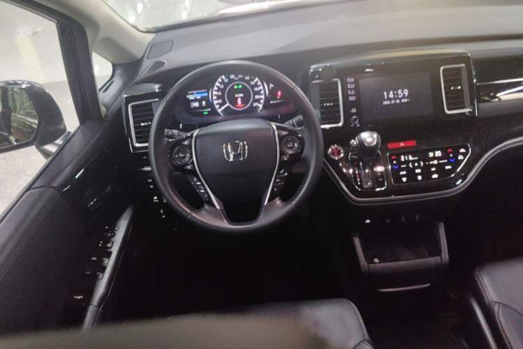 Used Honda Elysion 2019 2.0L Hybrid Luxury Edition Steering Wheel