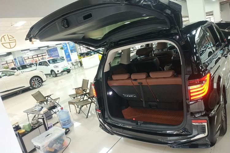 Used Honda Elysion 2019 2.0L Hybrid Supreme Edition Trunk