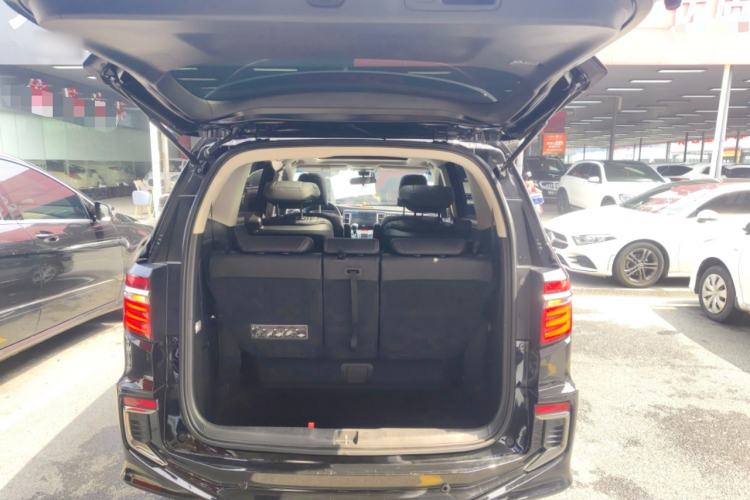 Used Honda Elysion 2019 2.0L Hybrid Luxury Edition Trunk