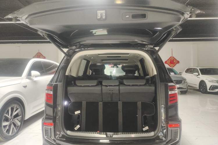 Used Honda Elysion 2019 2.0L Hybrid Comfort Edition Trunk
