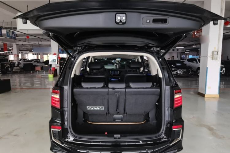 Used Honda Elysion 2019 2.0L Hybrid Luxury Edition Trunk