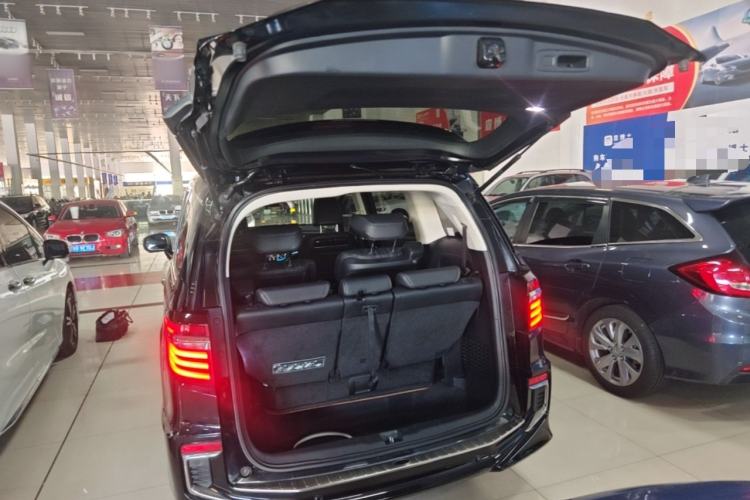 Used Honda Elysion 2019 2.0L Hybrid Luxury Edition Trunk