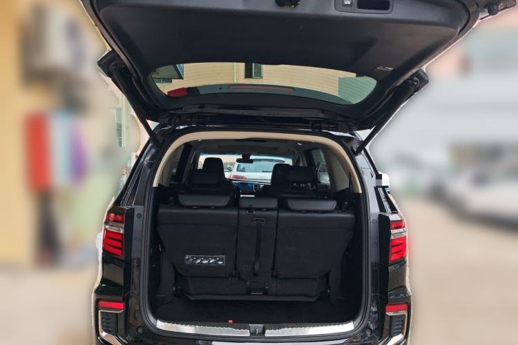 Used Honda Elysion 2019 2.0L Hybrid Luxury Edition Trunk