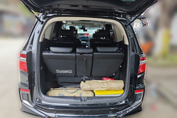 Used Honda Elysion 2019 2.0L Hybrid Luxury Edition Trunk