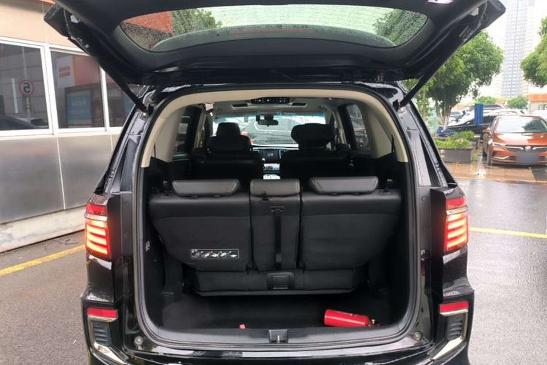 Used Honda Elysion 2019 2.0L Hybrid Luxury Edition Trunk