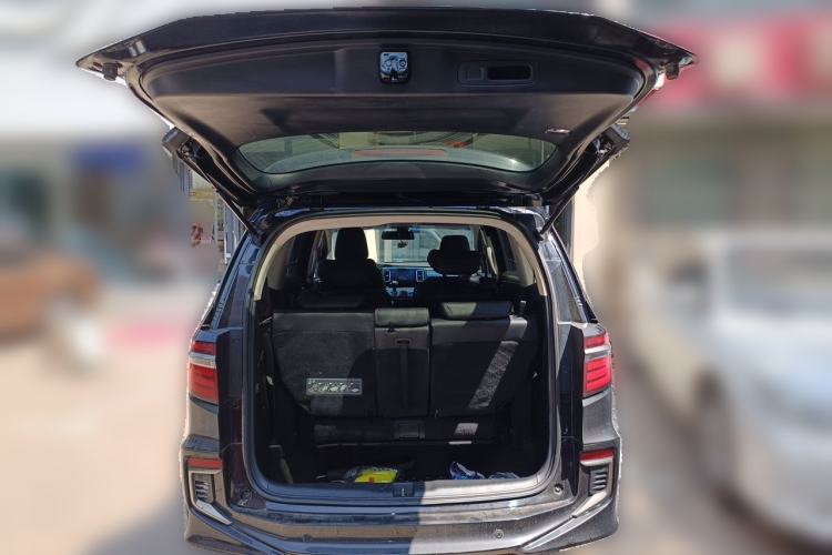 Used Honda Elysion 2019 2.0L Hybrid Luxury Edition Trunk