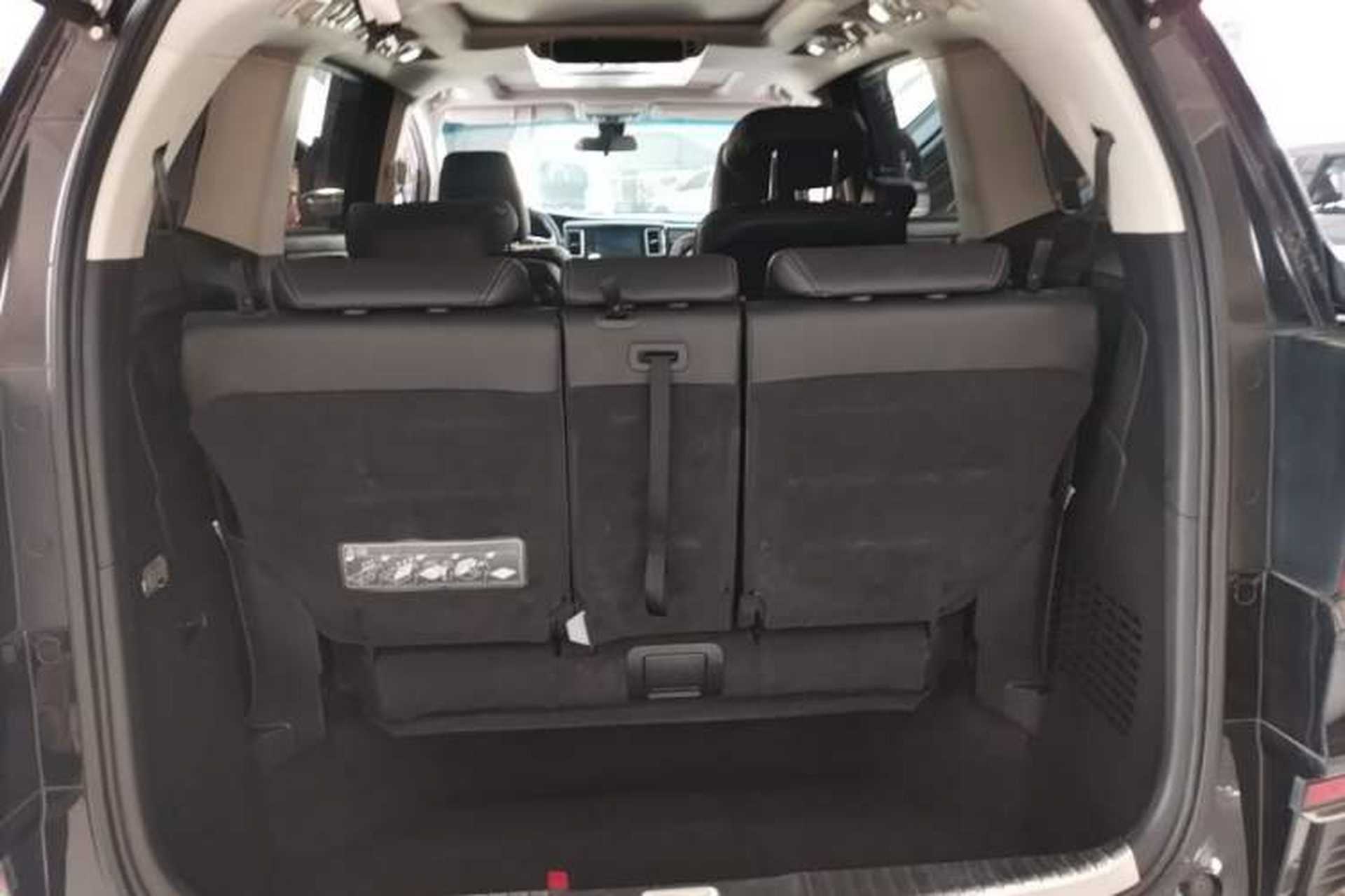 Used Honda Elysion 2019 2.0L Hybrid Luxury Edition Trunk