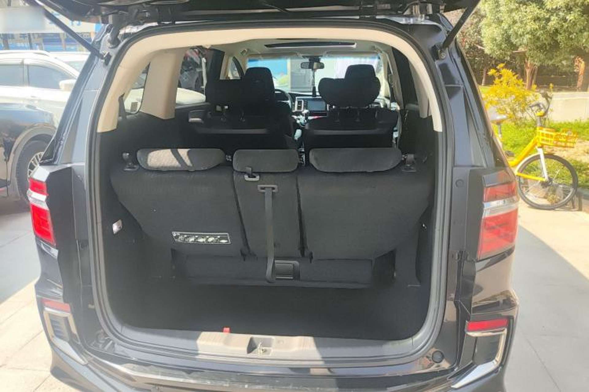 Used Honda Elysion 2019 2.0L Hybrid Comfort Edition Trunk
