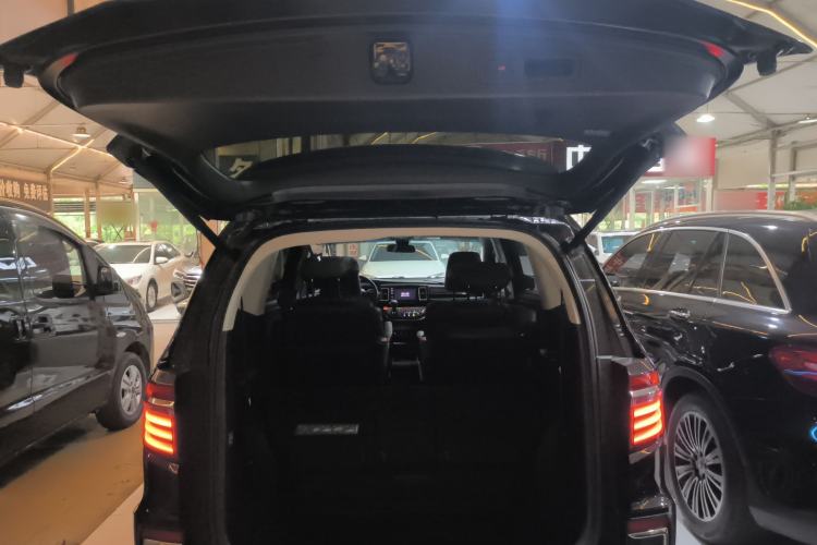 Used Honda Elysion 2019 2.0L Hybrid Luxury Edition Trunk