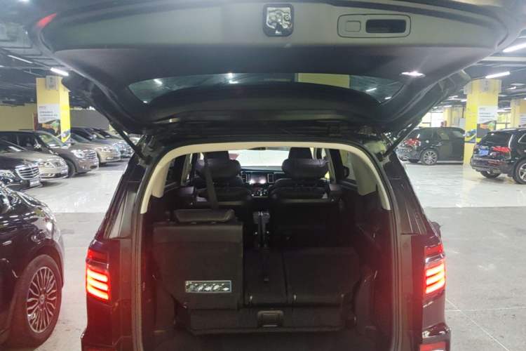 Used Honda Elysion 2019 2.0L Hybrid Luxury Edition Trunk