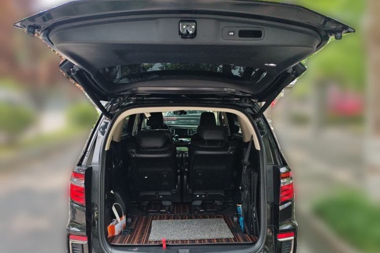 Used Honda Elysion 2019 2.0L Hybrid Luxury Edition Trunk