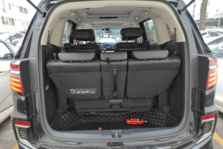Used Honda Elysion 2019 2.0L Hybrid Luxury Edition Trunk