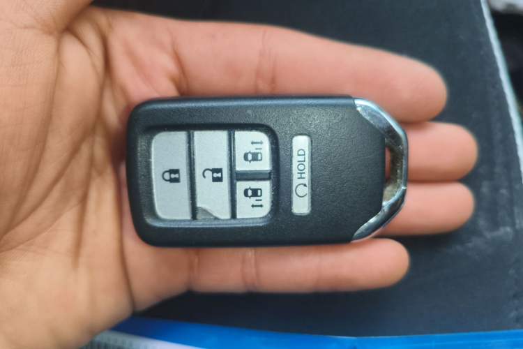 Used Honda Elysion 2019 2.0L Hybrid Supreme Edition Vehicle Key