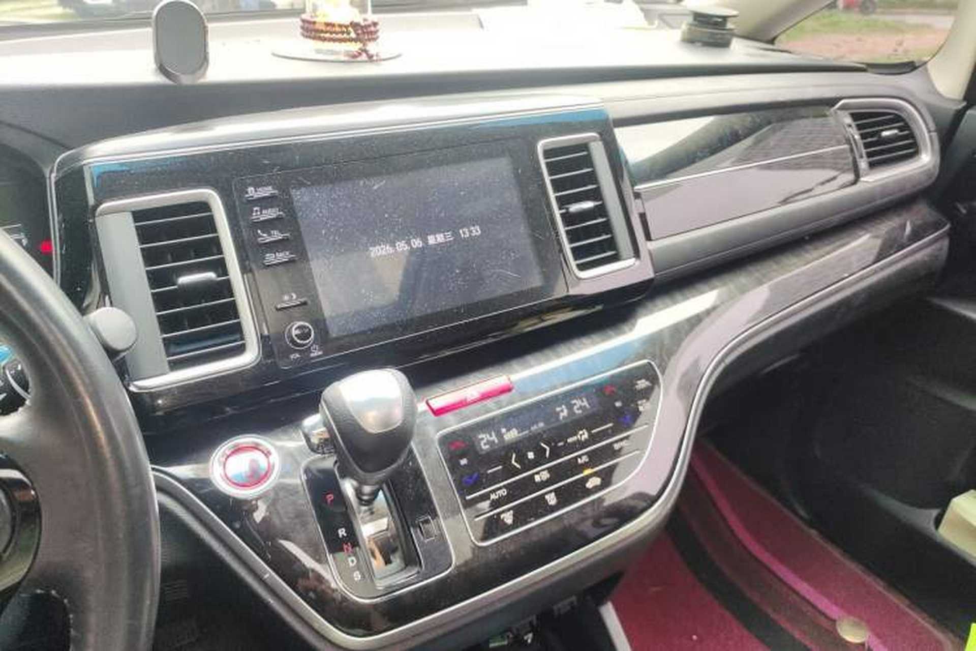 Used Honda Elysion 2019 2.0L Hybrid Luxury Edition Audio And AC Panel