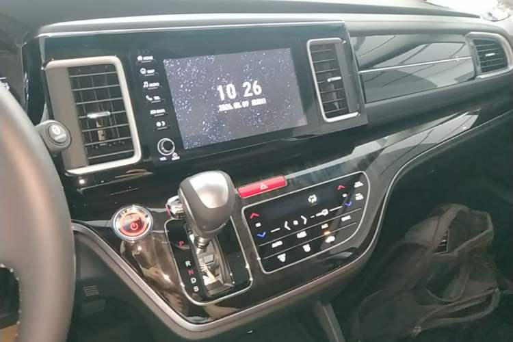 Used Honda Elysion 2019 2.0L Hybrid Luxury Edition Audio And AC Panel