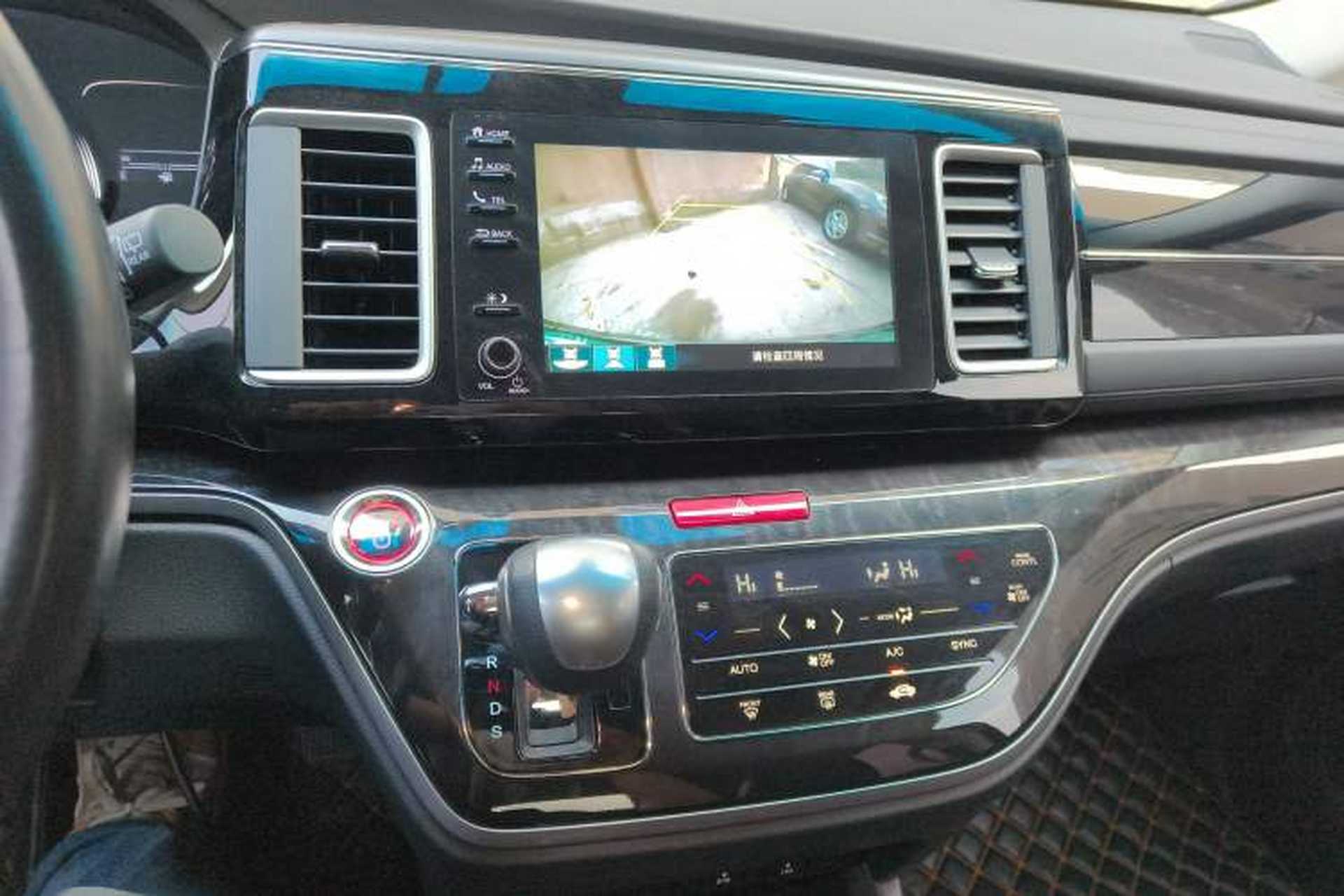 Used Honda Elysion 2019 2.0L Hybrid Luxury Edition Audio And AC Panel