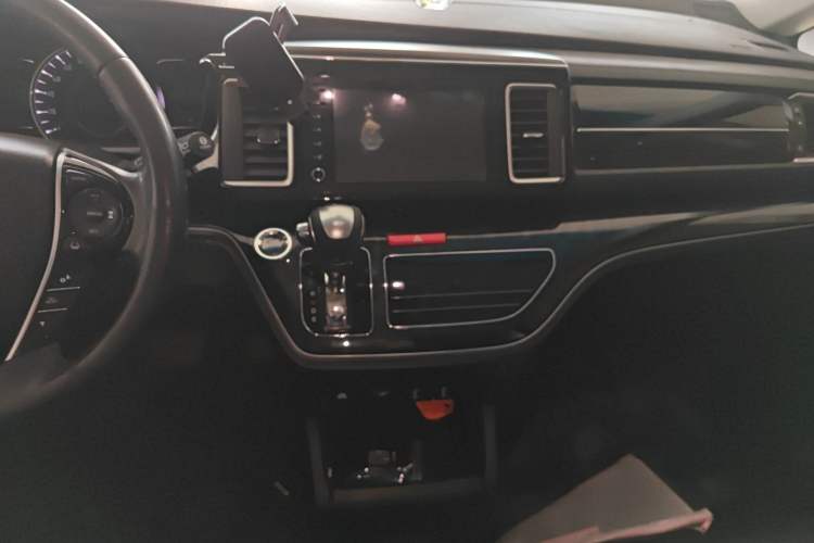 Used Honda Elysion 2019 2.0L Hybrid Supreme Edition Audio And AC Panel