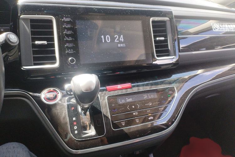 Used Honda Elysion 2019 2.0L Hybrid Supreme Edition Audio And AC Panel