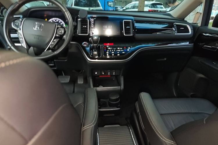 Used Honda Elysion 2019 2.0L Hybrid Luxury Edition Audio And AC Panel