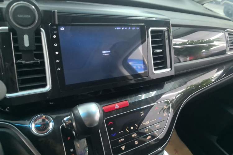 Used Honda Elysion 2019 2.0L Hybrid Luxury Edition Audio And AC Panel