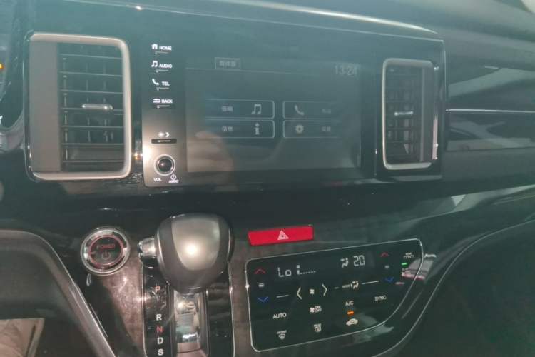 Used Honda Elysion 2019 2.0L Hybrid Luxury Edition Audio And AC Panel
