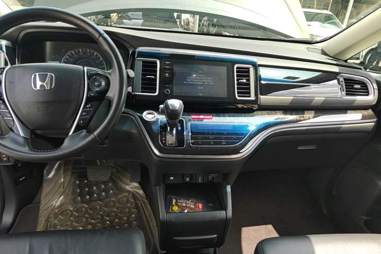 Used Honda Elysion 2019 2.0L Hybrid Luxury Edition Audio And AC Panel